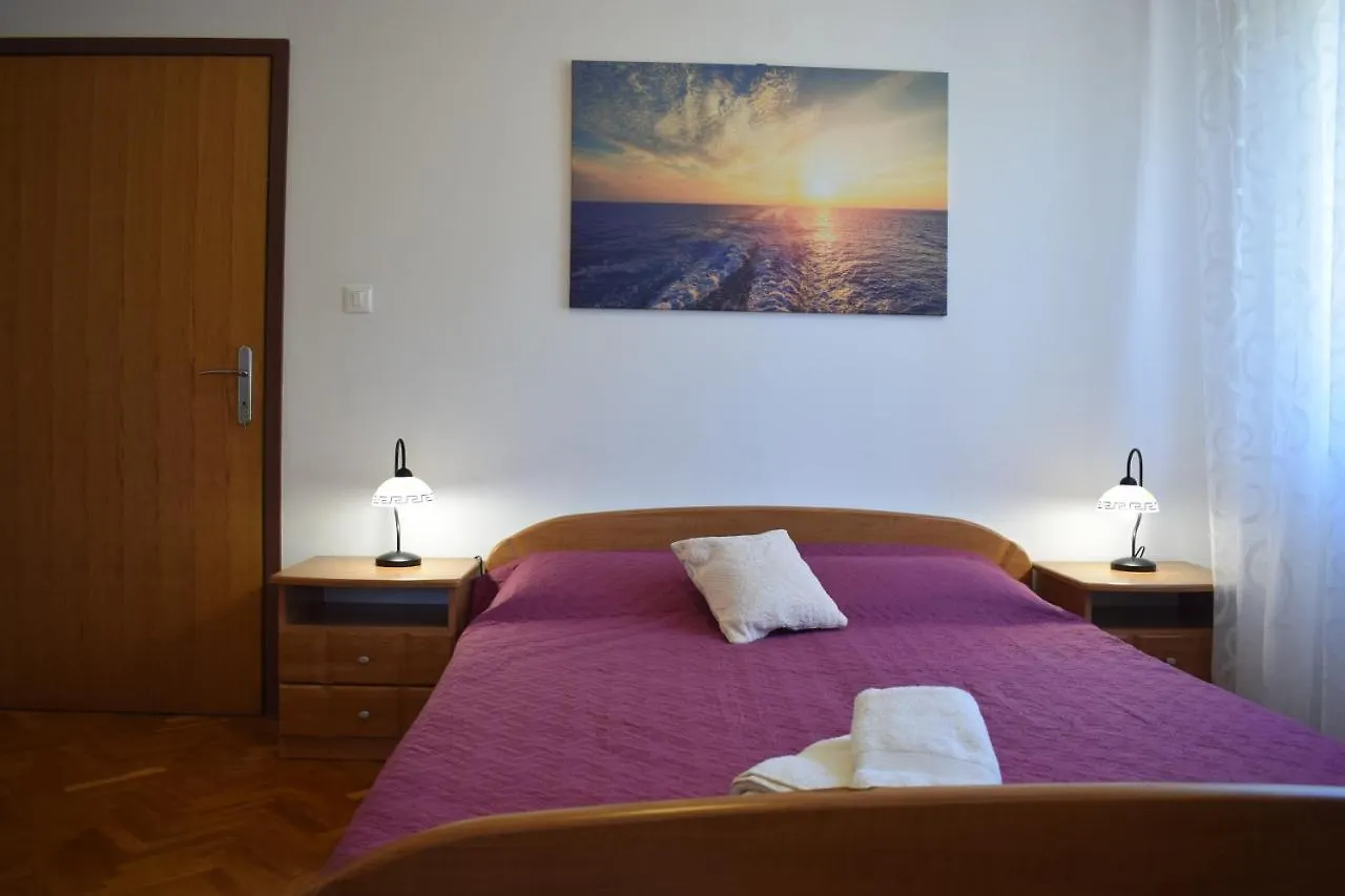 Nives Mare Holliday House Villa Rovigno 0*,  Croazia