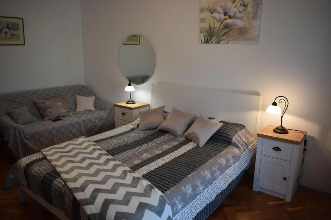 Nives Mare Holliday House Villa Rovigno 0*,