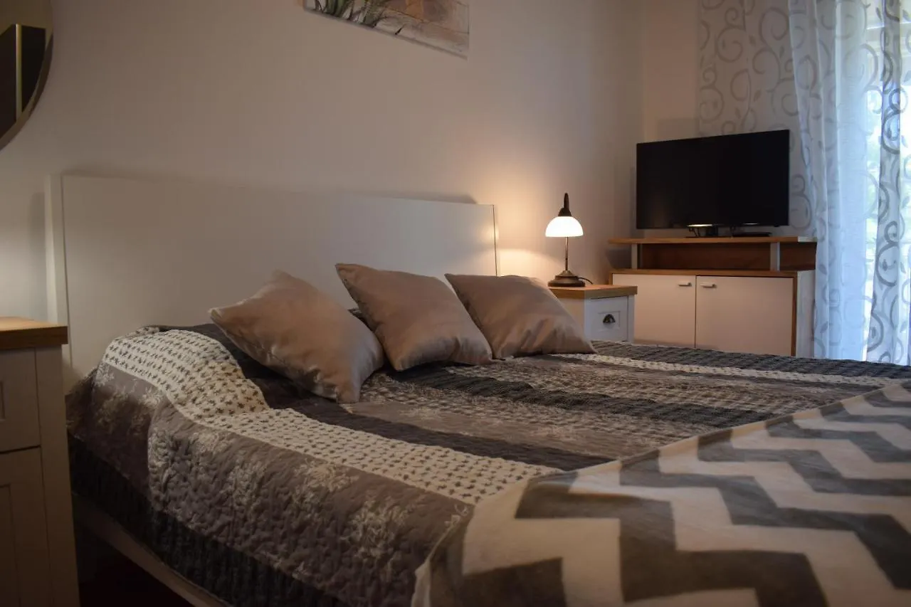 Nives Mare Holliday House Villa Rovigno Casa vacanze