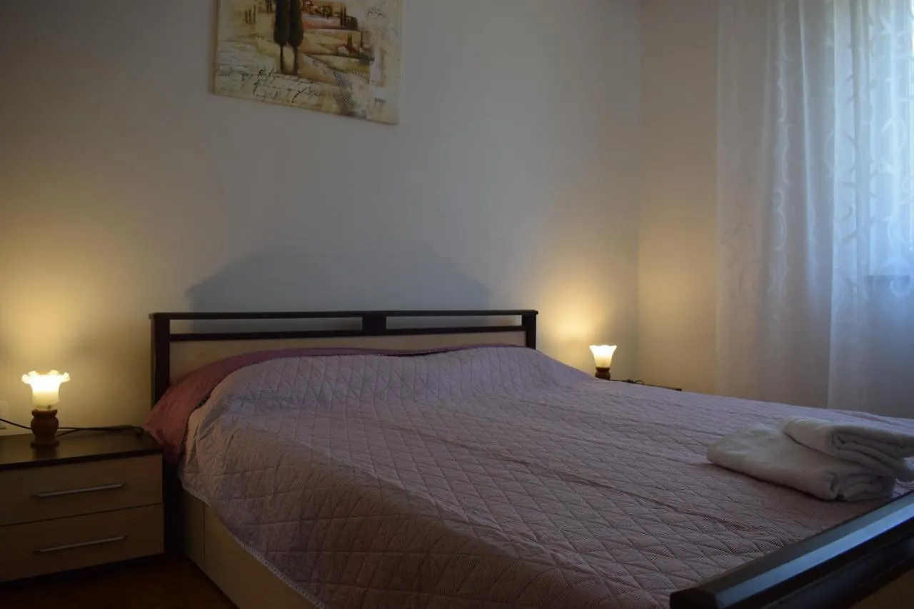 Nives Mare Holliday House Villa Rovigno Casa vacanze