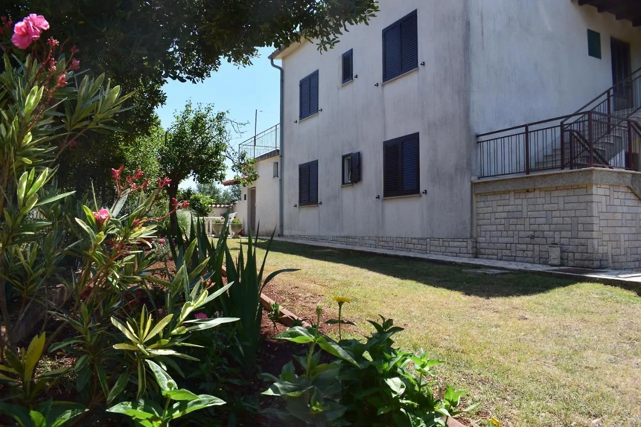 Nives Mare Holliday House Villa Rovigno 0*,  Croazia
